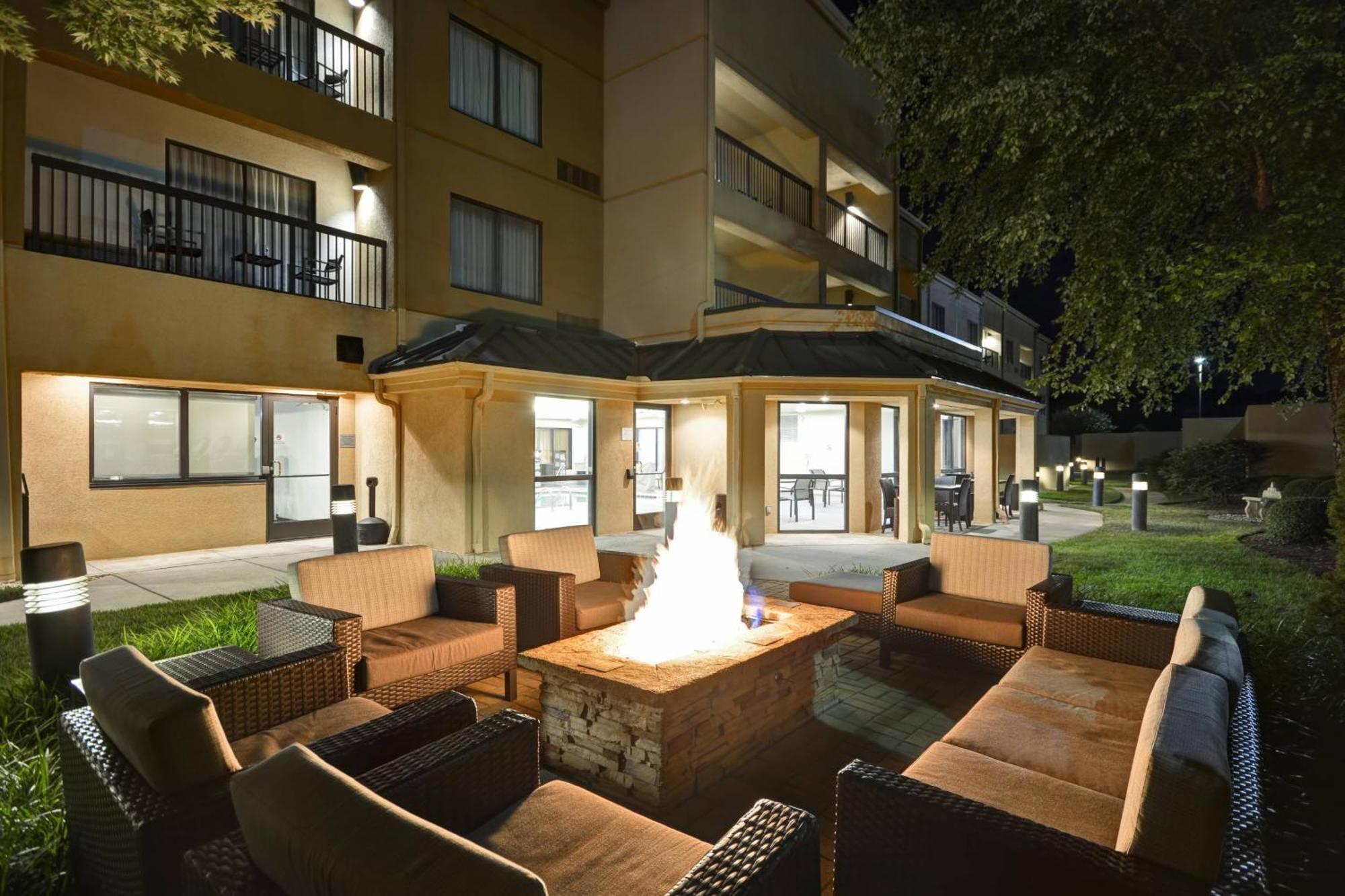Hotel Courtyard By Marriott Dalton Extérieur photo